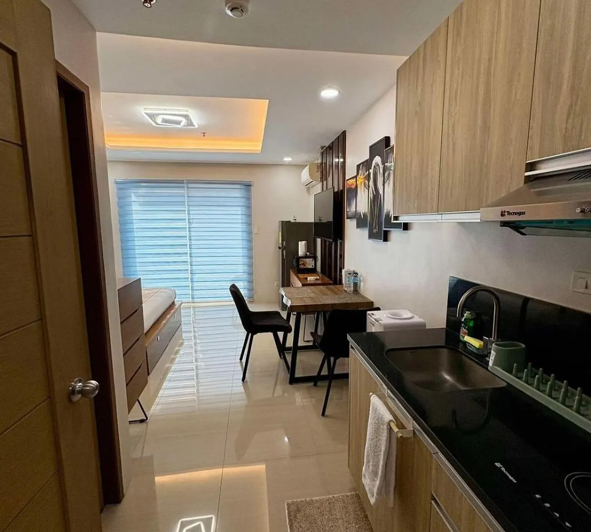 Apartament Angelic Premiere Studio With Balcony Wifi & Housekeeping Angeles
