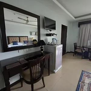 Wild Orchid אתר נופש