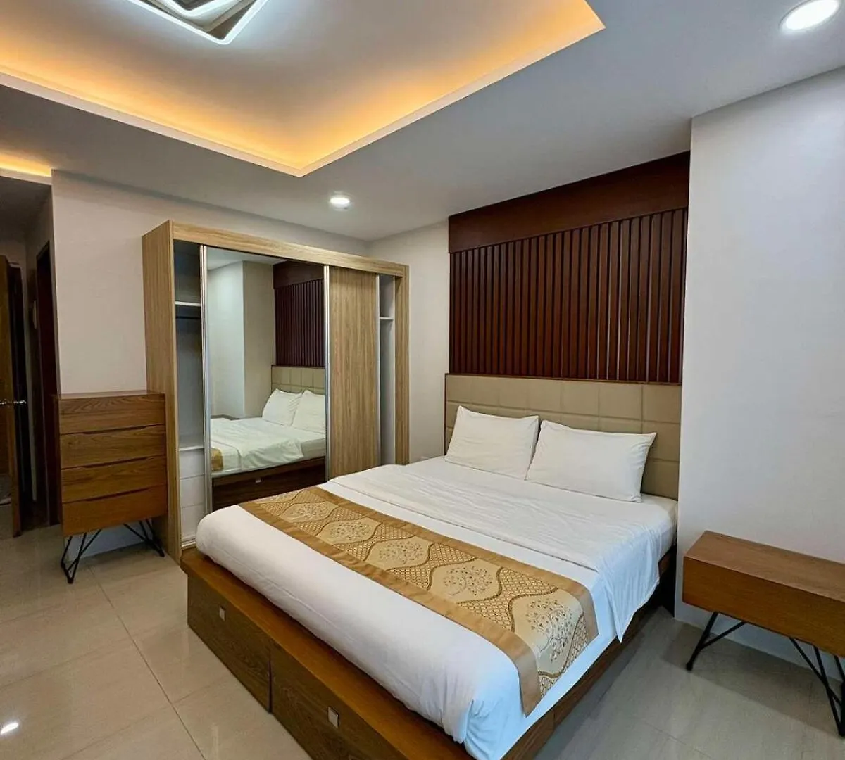 Apartment Angelic Premiere Studio With Balcony Wifi & Housekeeping Angeles