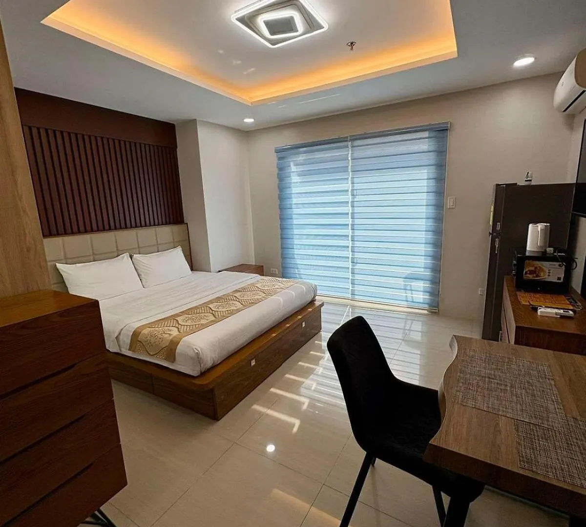 Angelic Premiere Studio With Balcony Wifi & Housekeeping Angeles 0*,  Philippines