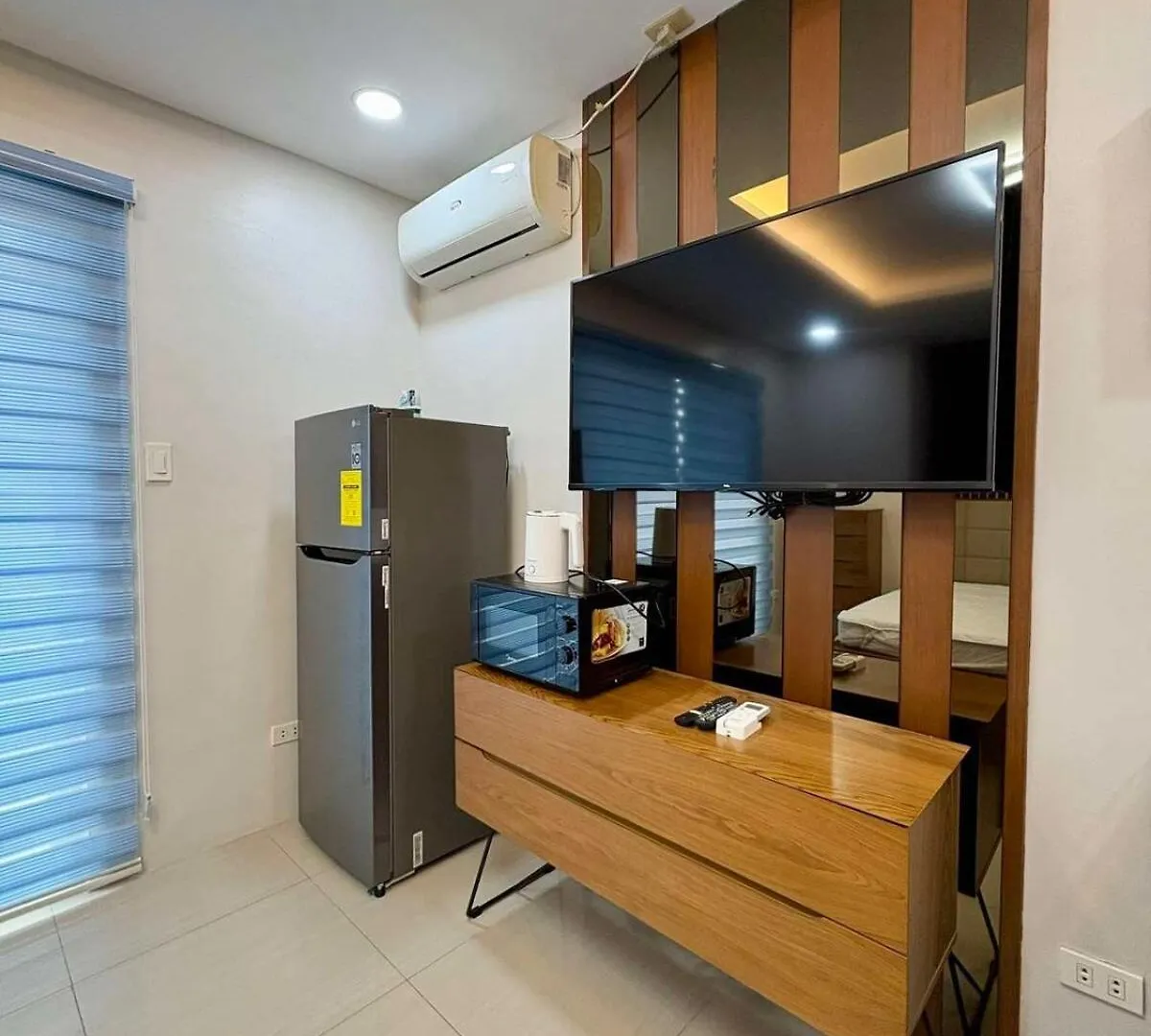 Angelic Premiere Studio With Balcony Wifi & Housekeeping Angeles Apartment